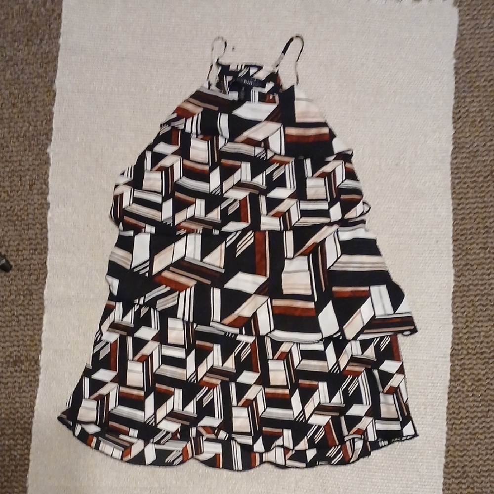 Geometric Patterned Sleeveless Tank Top